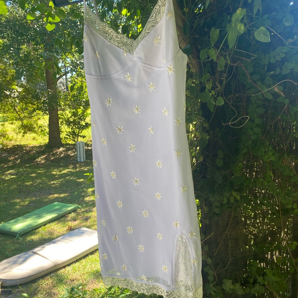 Motel daisy mini dress daisy embro